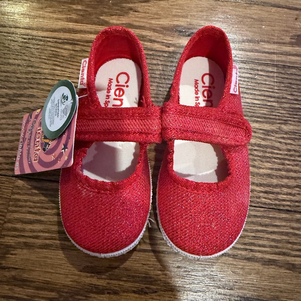 NWT Size 21 Cienta Kids Vibrant Red Glitter Dress Shoes
